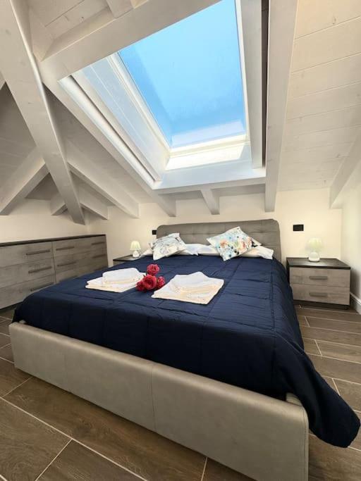 Apt. Aries - Penthouse Menaggio Bagian luar foto