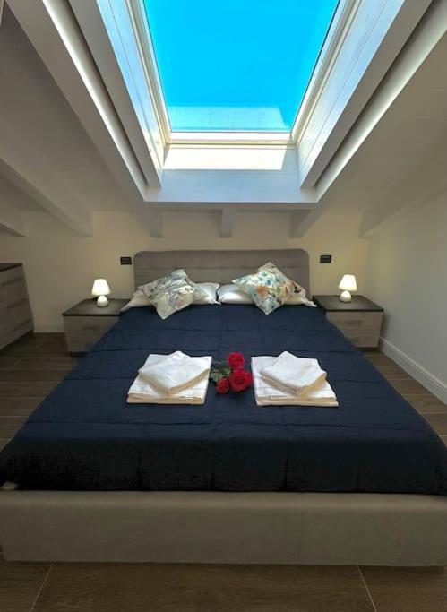 Apt. Aries - Penthouse Menaggio Bagian luar foto