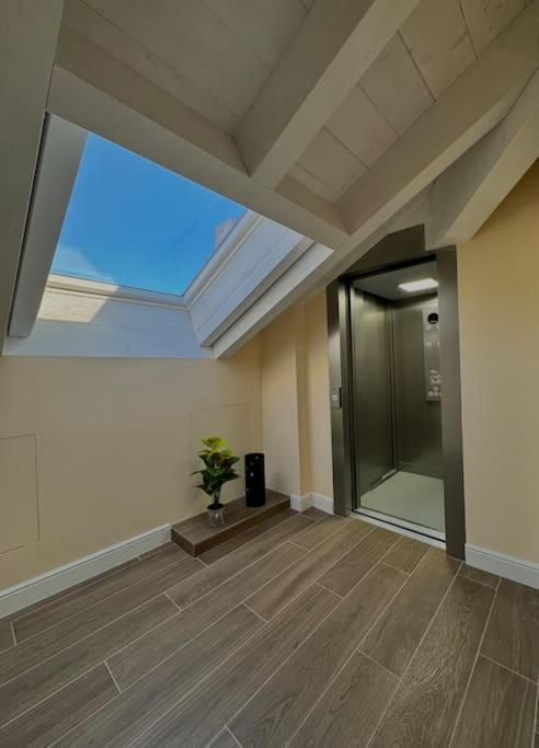 Apt. Aries - Penthouse Menaggio Bagian luar foto