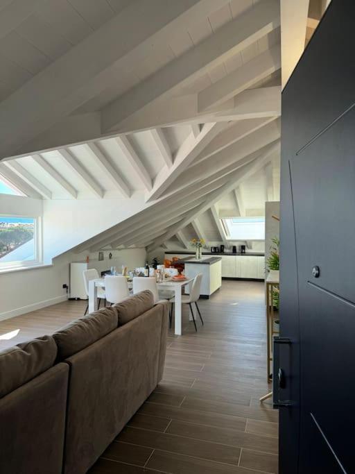 Apt. Aries - Penthouse Menaggio Bagian luar foto