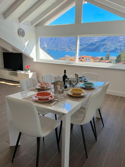 Apt. Aries - Penthouse Menaggio Bagian luar foto