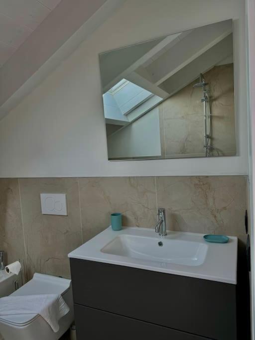 Apt. Aries - Penthouse Menaggio Bagian luar foto