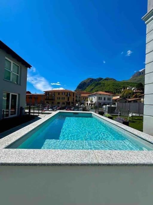 Apt. Aries - Penthouse Menaggio Bagian luar foto