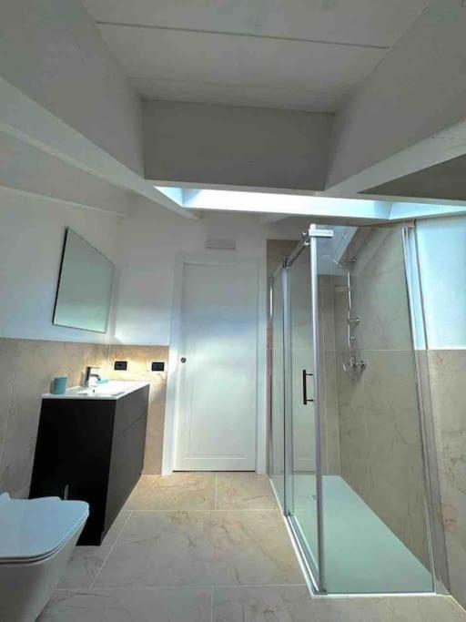 Apt. Aries - Penthouse Menaggio Bagian luar foto